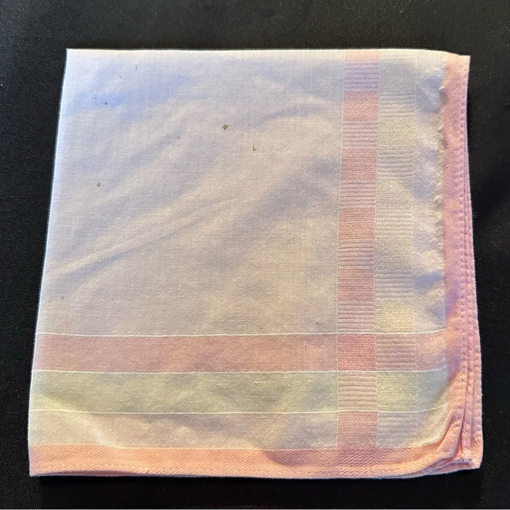 Set of Three Vintage Ladies Pink and White Cotton Handkerchiefs - Picture 7 of 11